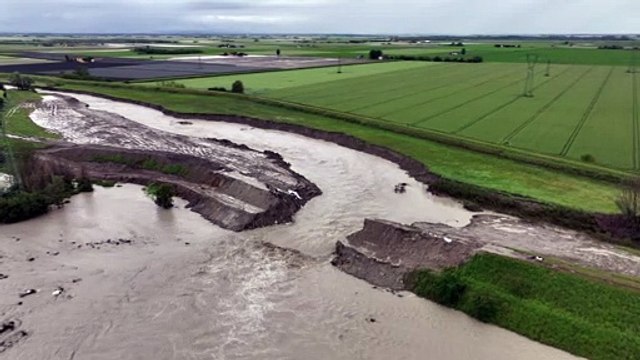 Imola, argine del Sillaro distrutto. Il fiume esonda di nuovo
