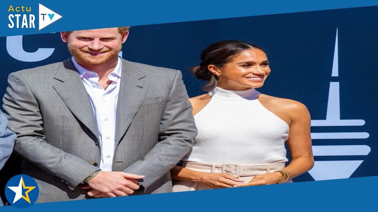 Meghan Markle : total look noir et brushing wavy impeccable pour une nouvelle sortie remarquée avec