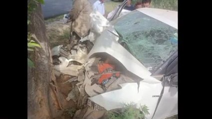 भीषण हादसा! तेज रफ़्तार कार पेड़ से टकराई, शिक्षक सहित 3 की मौत दो घायल