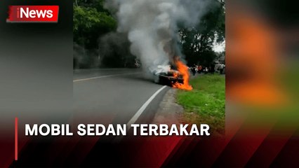Mobil Sedan Terbakar di Tanjungpinang, Pengemudi Panik Menyelamatkan Diri