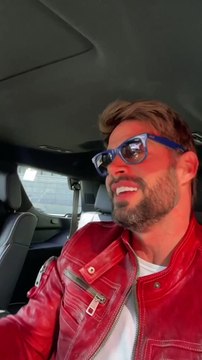 William Levy le canta a sus fans El hombre de tu vida de Joe Veras