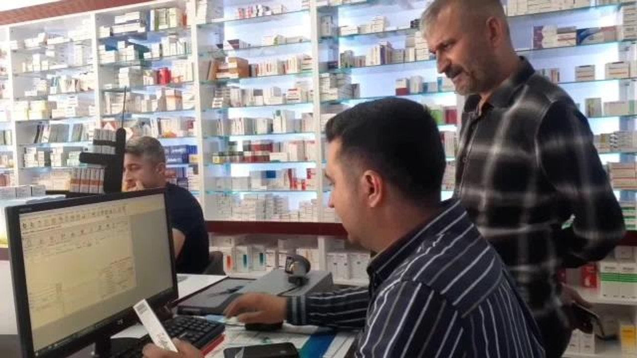 Osmaniyeli Vatandaş: "Annem Eklem Hastası. İki İlacın Maliyeti Bize 2 Bin 978 Lira. Bir Emekli Bir İlaca Bu Kadar Para Verirse Bu Emekli Nasıl...