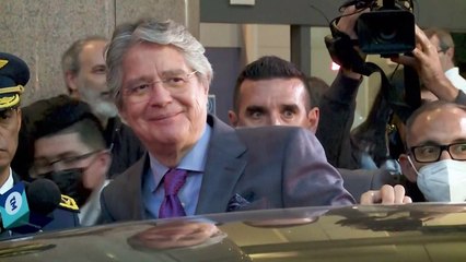 Presidente do Equador, ameaçado de destituição, decreta dissolução do Congresso