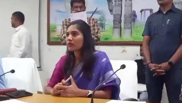 వరంగల్: మన ఊరు మన బడి పనులపై అధికారులతో కలెక్టర్ సమీక్ష