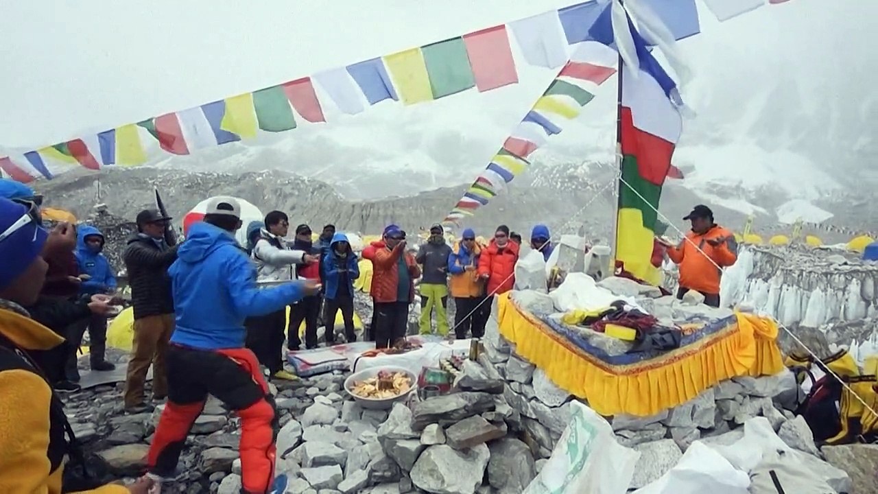 Nepalese bezwingt Mount Everest zum 27. Mal und stellt Rekord auf