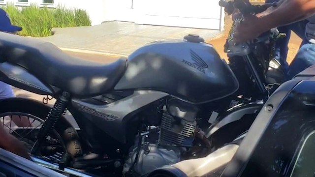 Carro e moto se envolvem em colisão no Bairro São Cristóvão