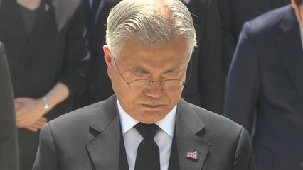 문재인 전 대통령, 국립 5·18 민주묘지 참배 / YTN