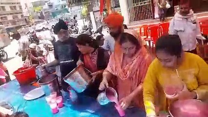 छबील सेवा कर सिख समाज ने मनाया गुरु अर्जुन देव का शहीदी दिवस