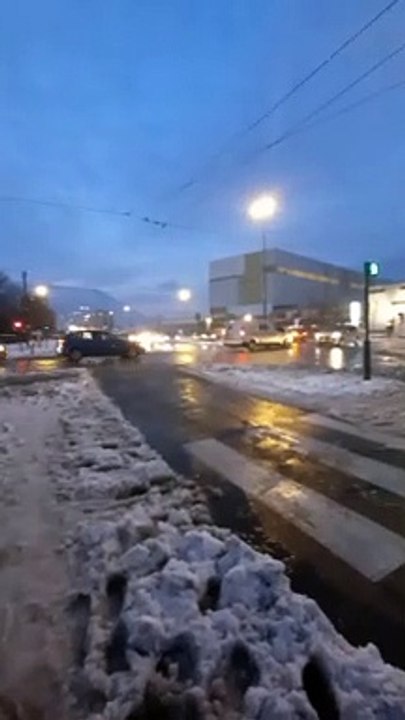 La France Sous la Neige  ☃️  Grenoble & Échirolles #Grenoble #Échirolles #Neige (79)