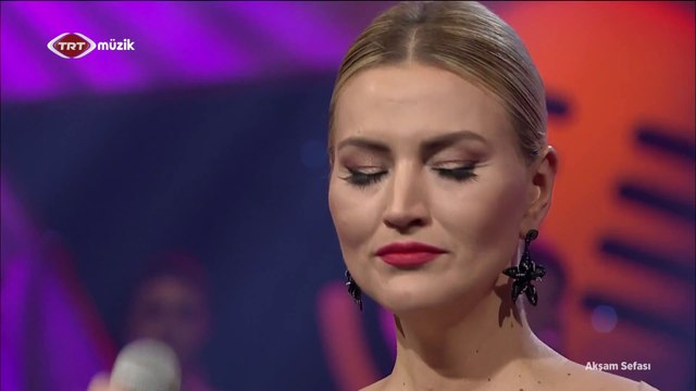 Seda Gökkadar Gülbeyaz / Görmedim ömrümün asude geçen bir demini