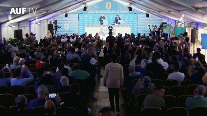 "Uruguay puede fantasear", dice Bielsa al asumir como DT celeste