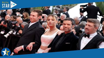 Romain Duris : en complet velours sur les marches de Cannes, ce détail capillaire qui ne pardonne pa