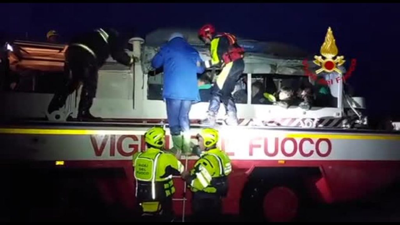 Maltempo in Emilia Romagna, le evacuazioni di notte tra Forlì e Cesena