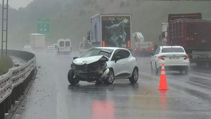 Çekmeköy'de 7 aracın karıştığı zincirleme kaza