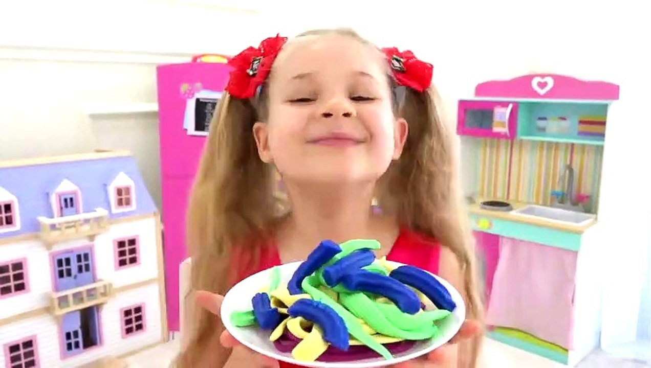 Diana and Roma Mystery Wheel of Spaghetti Challenge - learn how to have fun