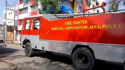 गुरुवार तडक़े विजय नगर स्थित बडक़ुल होटल में आग भडक़ गई