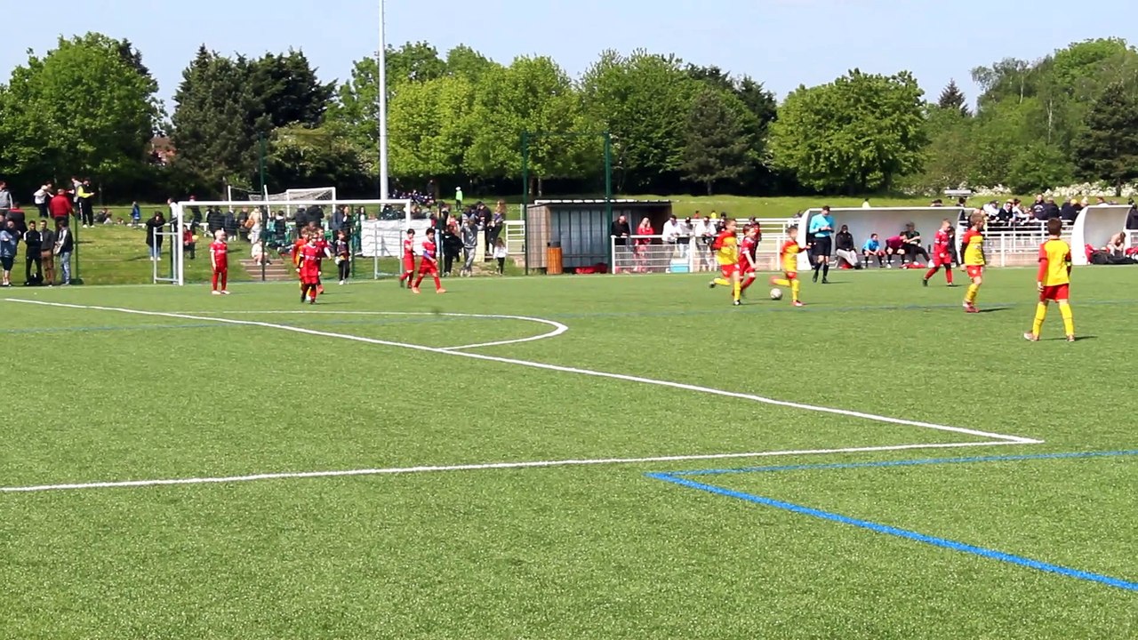 Au stade des Navarres d'Aniche, pour la coupe de  la Gaillette Cup, les matchs de poules se jouent ce matin, finales cet après-midi