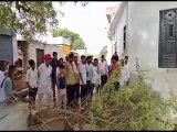 video: बंदरों के आतंक से परेशान ग्रामीणों ने बांसी-नैनवां मुख्य मार्ग पर लगाया जाम