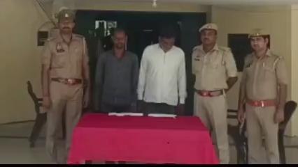अमेठी: अवैध असलहों के साथ संग्रामपुर पुलिस ने दो अभियुक्तों को किया गिरफ्तार