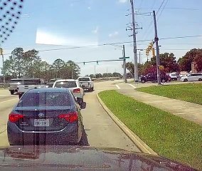 Le bateau se laisse laisser derrière