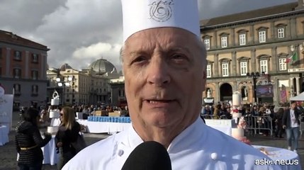Piazza del Plebiscito invasa da torte nuziali per "Dolce amore"