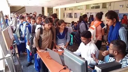 कॉलेज में 135 छात्राओं ने बनवाया लाइसेंस