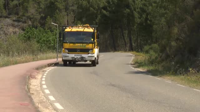 Descontrolado el incendio forestal que amenaza de nuevo Las Hurdes