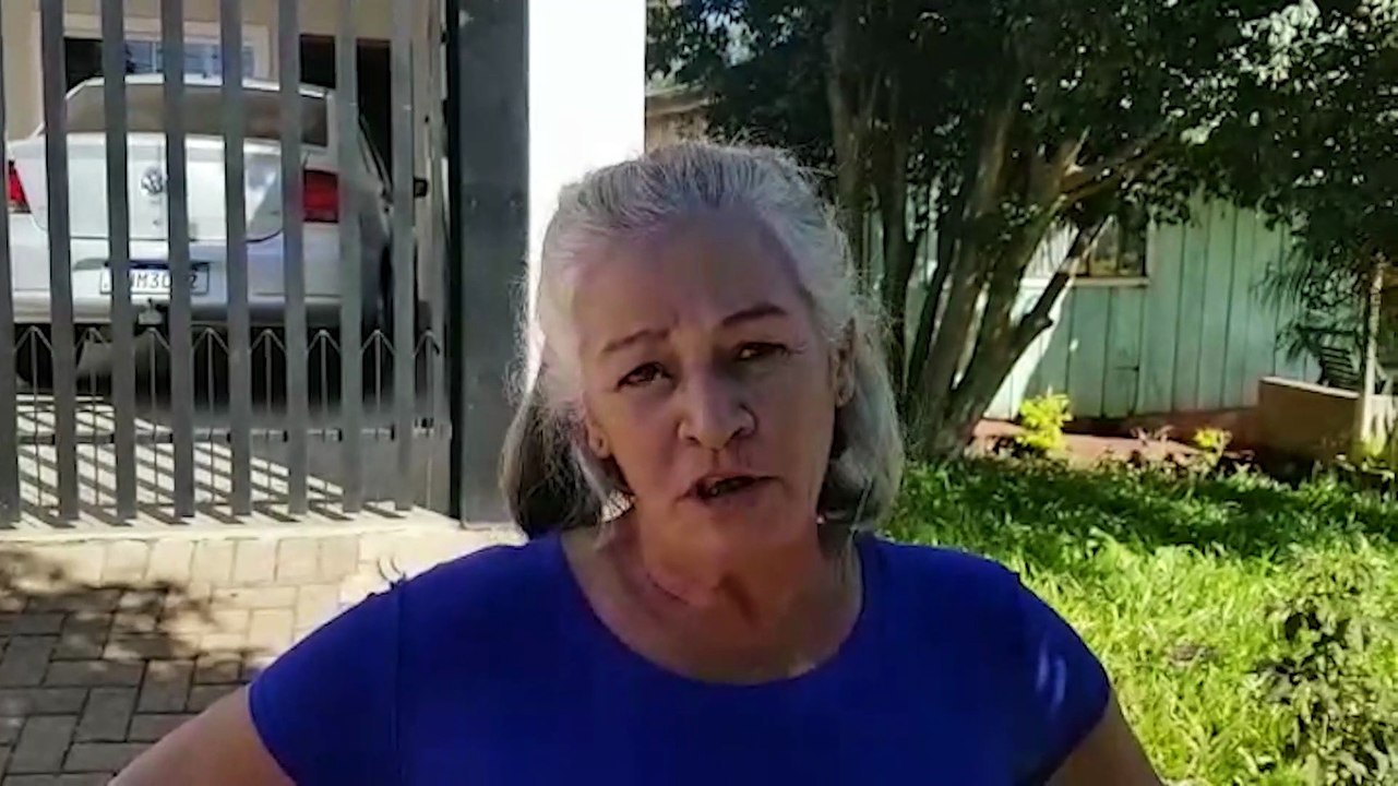 Internauta relata que buraco abriu depois das chuvas e pede providências da Prefeitura