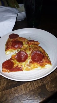 DIGIORNO, Traditional Crust Pepperoni Pizza, 6.5 inch. 9.3 oz. (10 count)