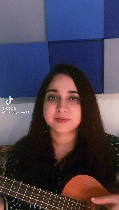 A beautiful song nazar melaow cover by girl