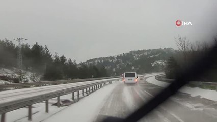 Kastamonu'da Dolu Yağışı Yolları Beyaza Bürüdü