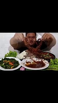 Mukbang octopus oyster sauce 1kg, sautéed genjer, rice, raw vegetables