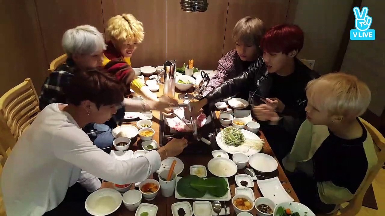 [ENG CC] 2017.09.30 BTS VLIVE - BTS 빌보드 수상공약! 먹방 라이브