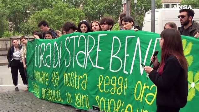 Presidio al ministero della Salute per la legge sul benessere psicologico