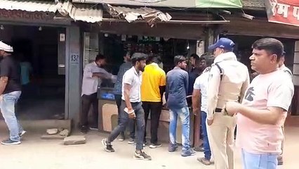 व्यावसायिक कॉम्पलेक्स का जर्जर हिस्सा ढहाया