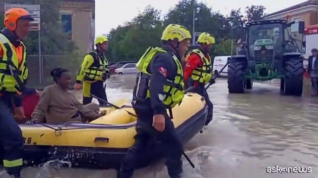 Maltempo Emilia Romagna, resta l'allerta rossa, oltre 10mila sfollati