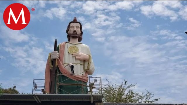 ¡Mide 18 metros! Estatua gigante de San Judas Tadeo llega a Culiacán