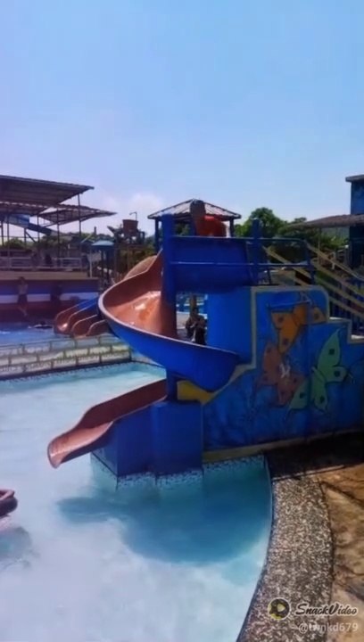 Playing in watter boom