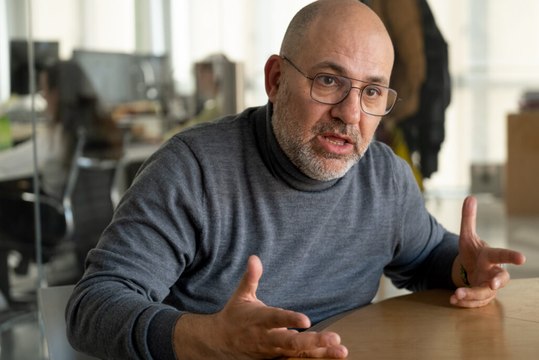 Espai VilaWeb - Presentació de 'La democràcia mor al núvol', de Josep M. Ganyet, amb Vicent Partal (18.05.2023)