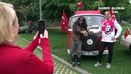 Kadıköy’de 19 Mayıs klasik otomobiller eşliğinde kutlandı