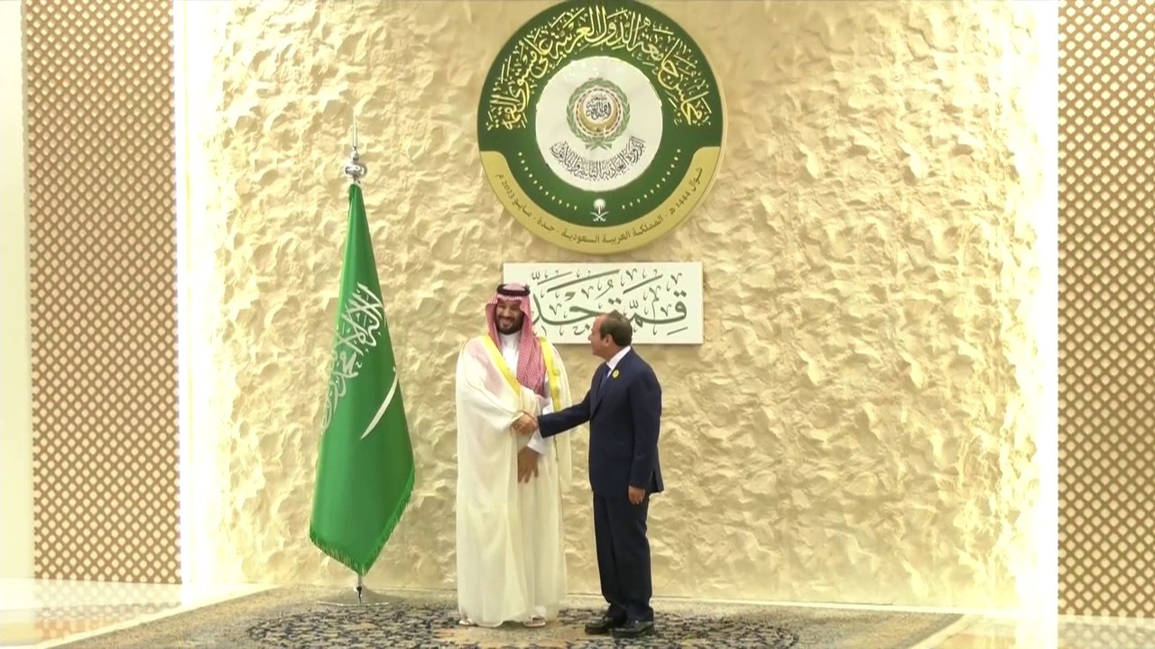 تمهيدا لبدء أعمال القمة العربية الـ 32.. ولي العهد السعودي الأمير محمد بن سلمان يستقبل قادة الدول والوفود المشاركة في القمة #قمة_جدة #العربية