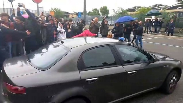 Silvio Berlusconi esce dal San Raffaele dopo 45 giorni di ricovero