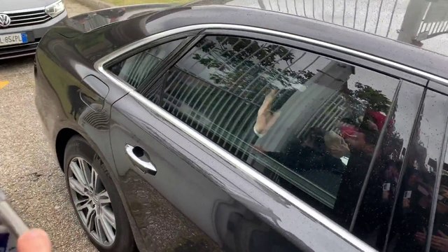 Silvio Berlusconi dimesso dall'ospedale San Raffaele dopo 45 giorni