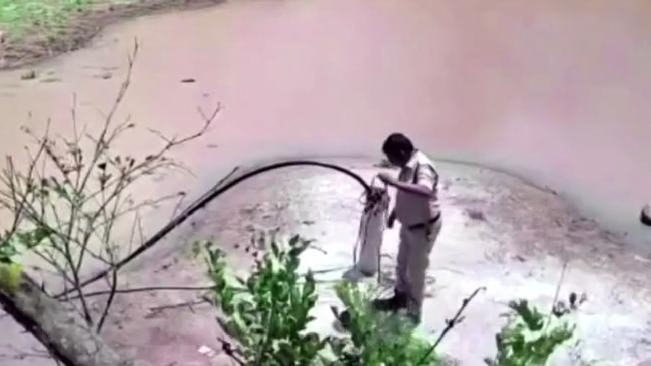 అచ్చంపేట: హోంగార్డ్ ఆత్మహత్యకు ముందు.. సీసీ ఫుటేజ్ వైరల్..!
