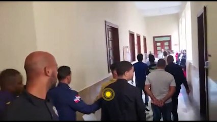 "SOMOS INOCENTES", ASÍ FUE EL TRASLADO DE EL DOTOLCITO Y DEMÁS IMPLICADOS A LA SALA DE AUDIENCIAS