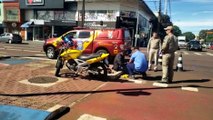 Motociclista fica ferido após se envolver em acidente na Avenida Brasil