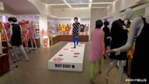 Glasgow celebra la minigonna di Mary Quant con una mostra