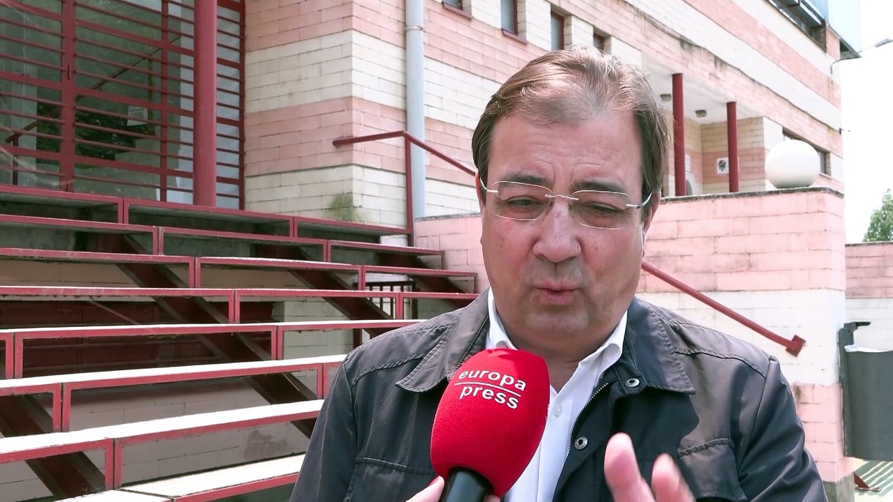 "Más de 500 efectivos" luchan contra el incendio de Hurdes y Gata (Cáceres)