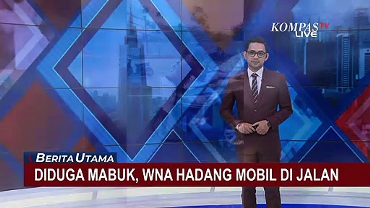 Aksi WNA Mabuk Hadang Mobil dan Tunjuk Langit di BSD Viral!