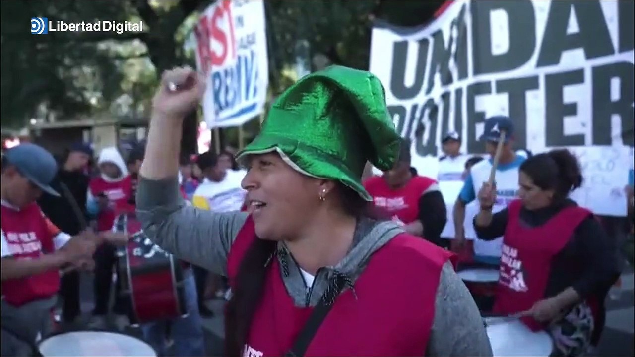 Miles de argentinos toman las calles contra la política económica del gobierno